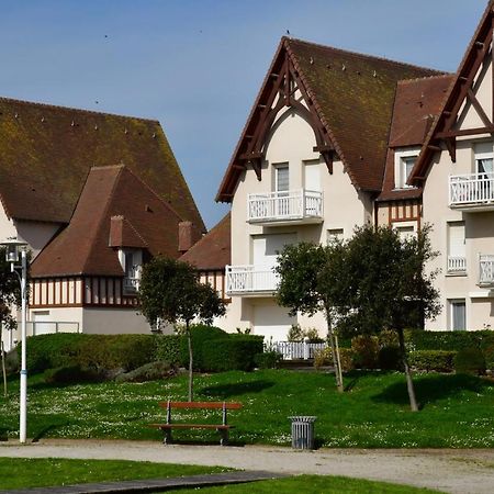 Jardin - A 50M De La Plage - Wifi - Parking Courseulles-sur-Mer Kültér fotó