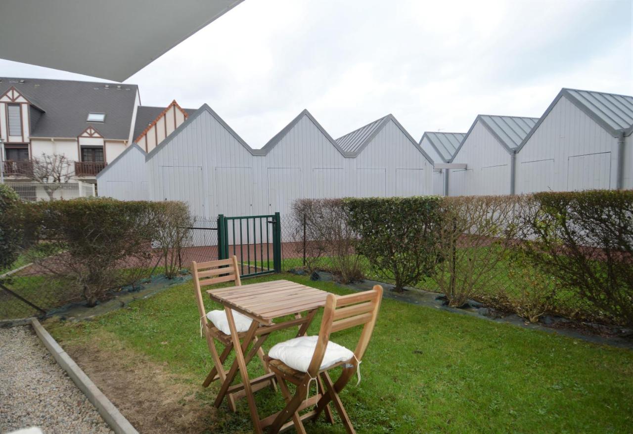 Jardin - A 50M De La Plage - Wifi - Parking Courseulles-sur-Mer Kültér fotó