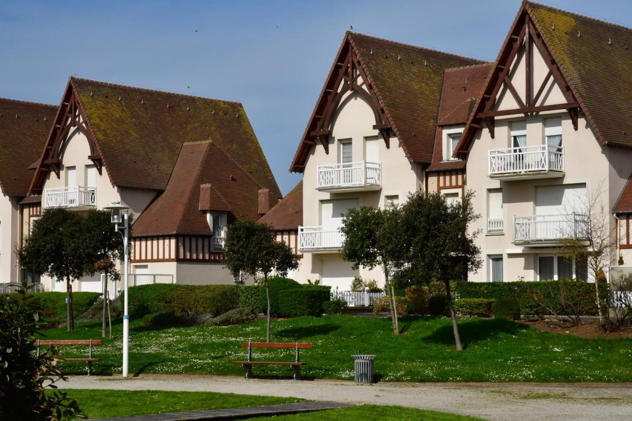 Jardin - A 50M De La Plage - Wifi - Parking Courseulles-sur-Mer Kültér fotó